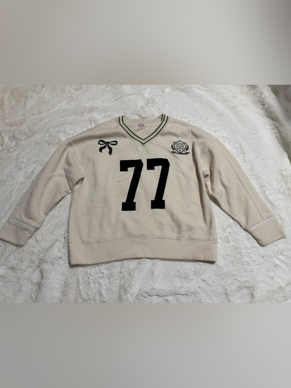 LA Lux Oversized Preppy Varsity V-Neck Sweatshirt M - Cream Pullover